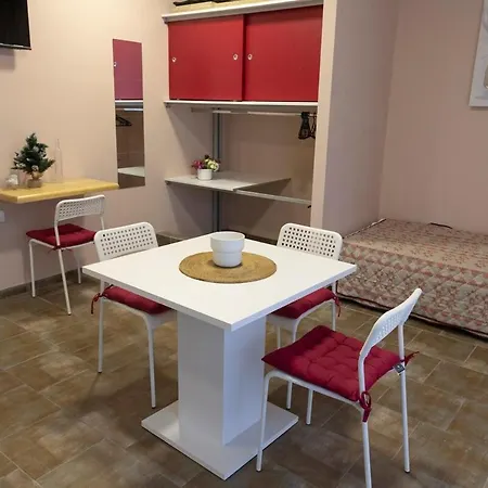 Anrora 3 Apartment